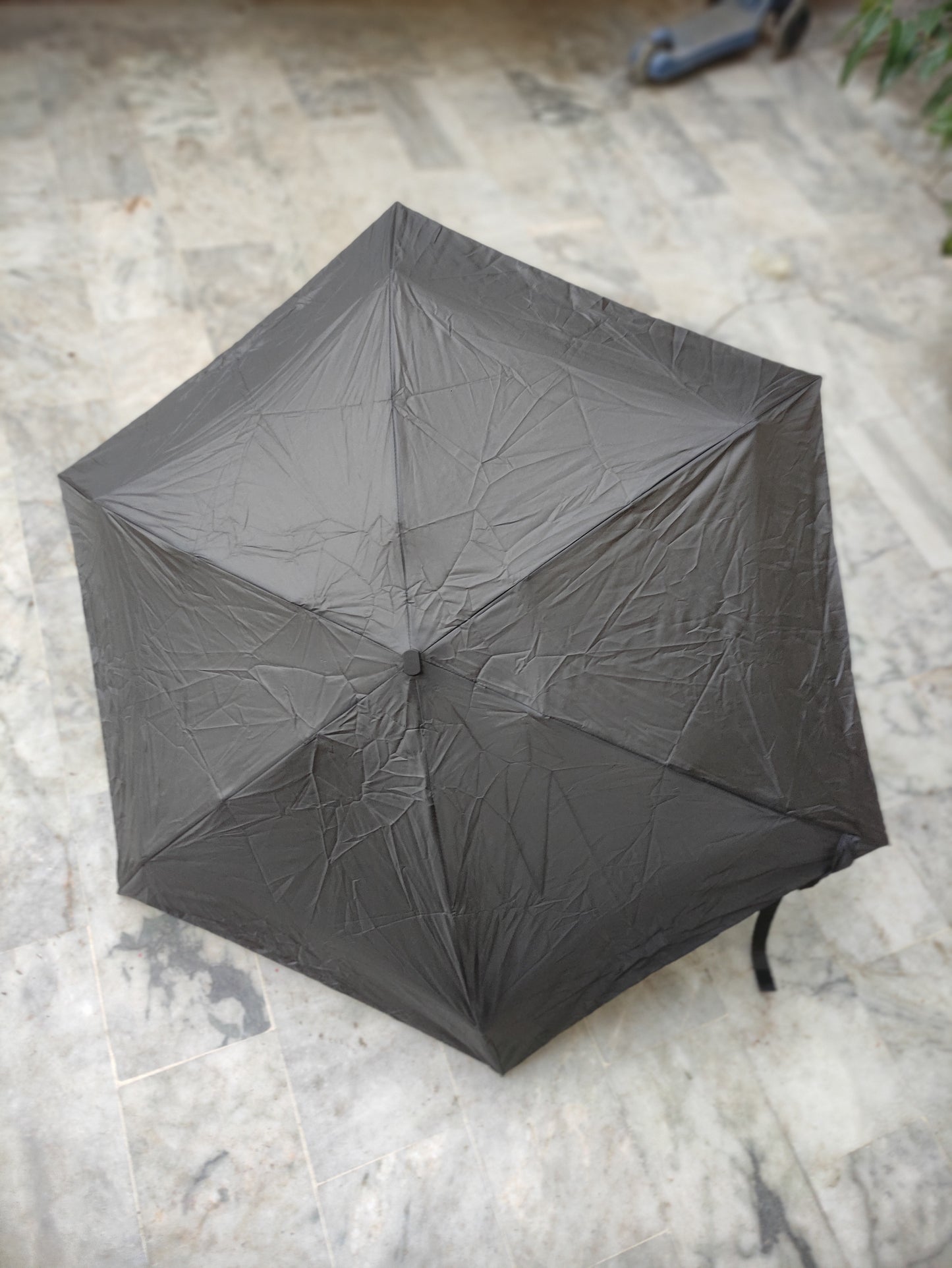 BLACK COMPACT FOLDING UMBRELLA