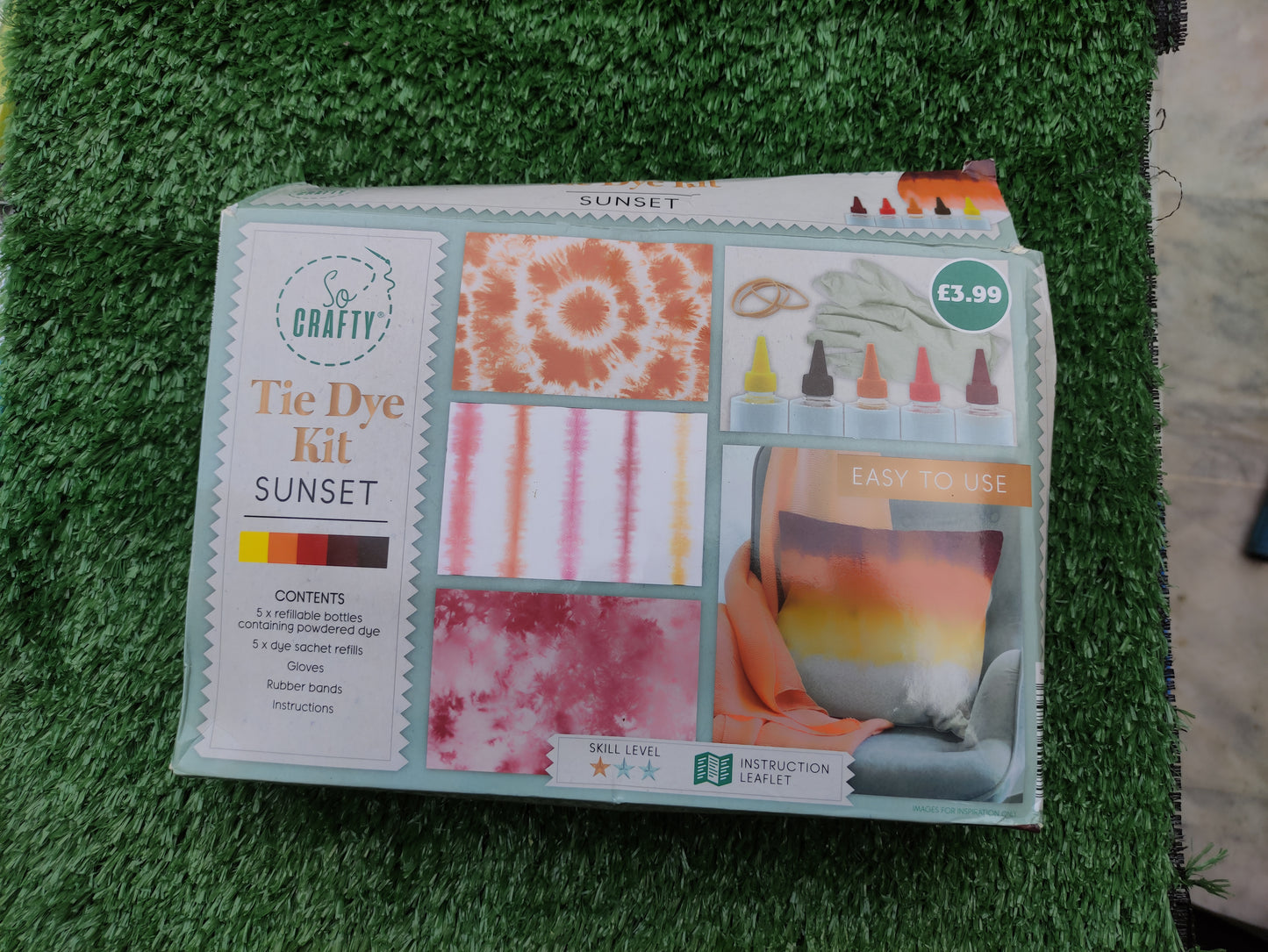ALDI IS SELLING TIE DYE SETS