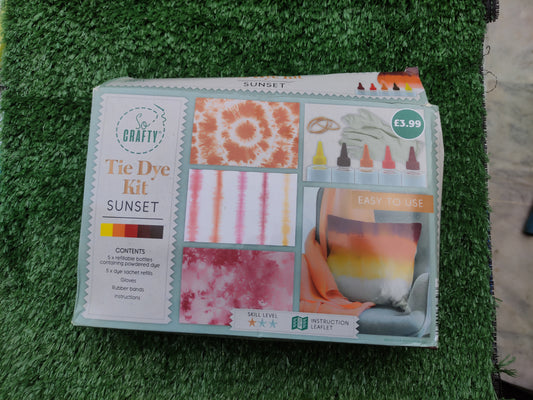 ALDI IS SELLING TIE DYE SETS