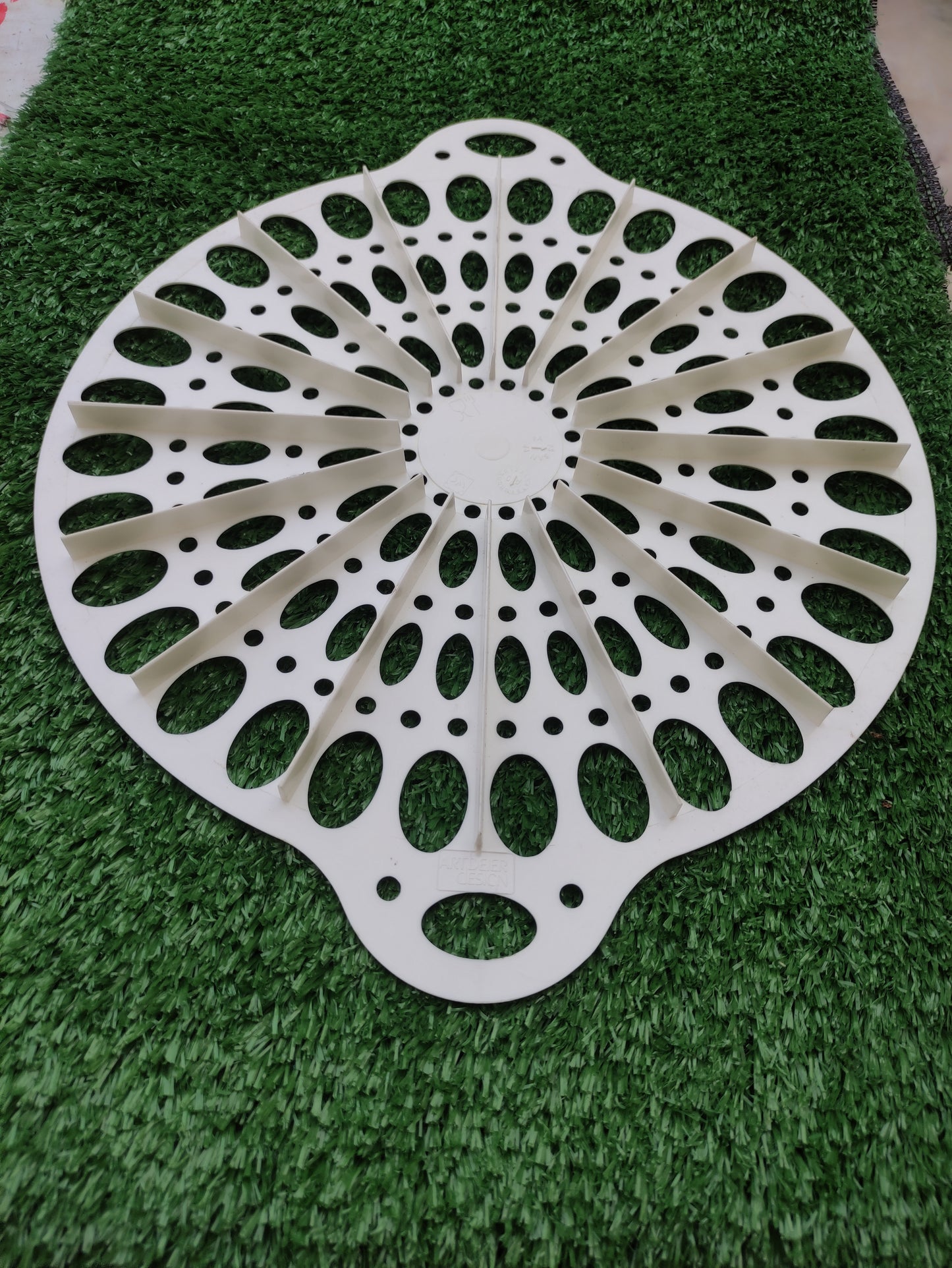 ADJUSTABLE PLASTIC CAKE DIVIDER