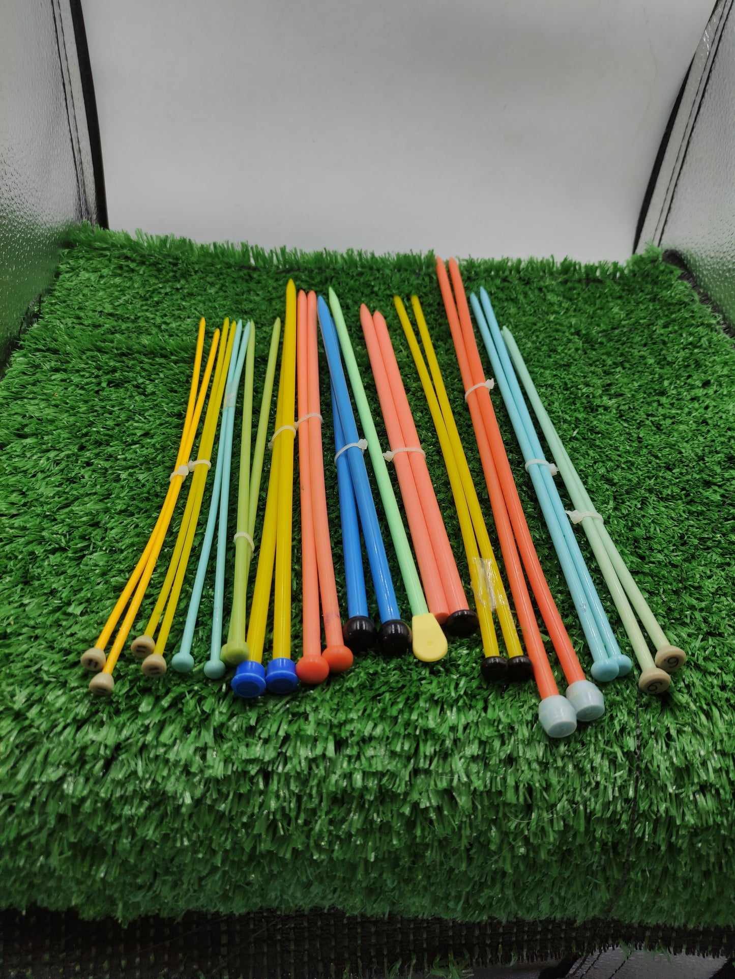 PLASTIC KNITTING NEEDLES