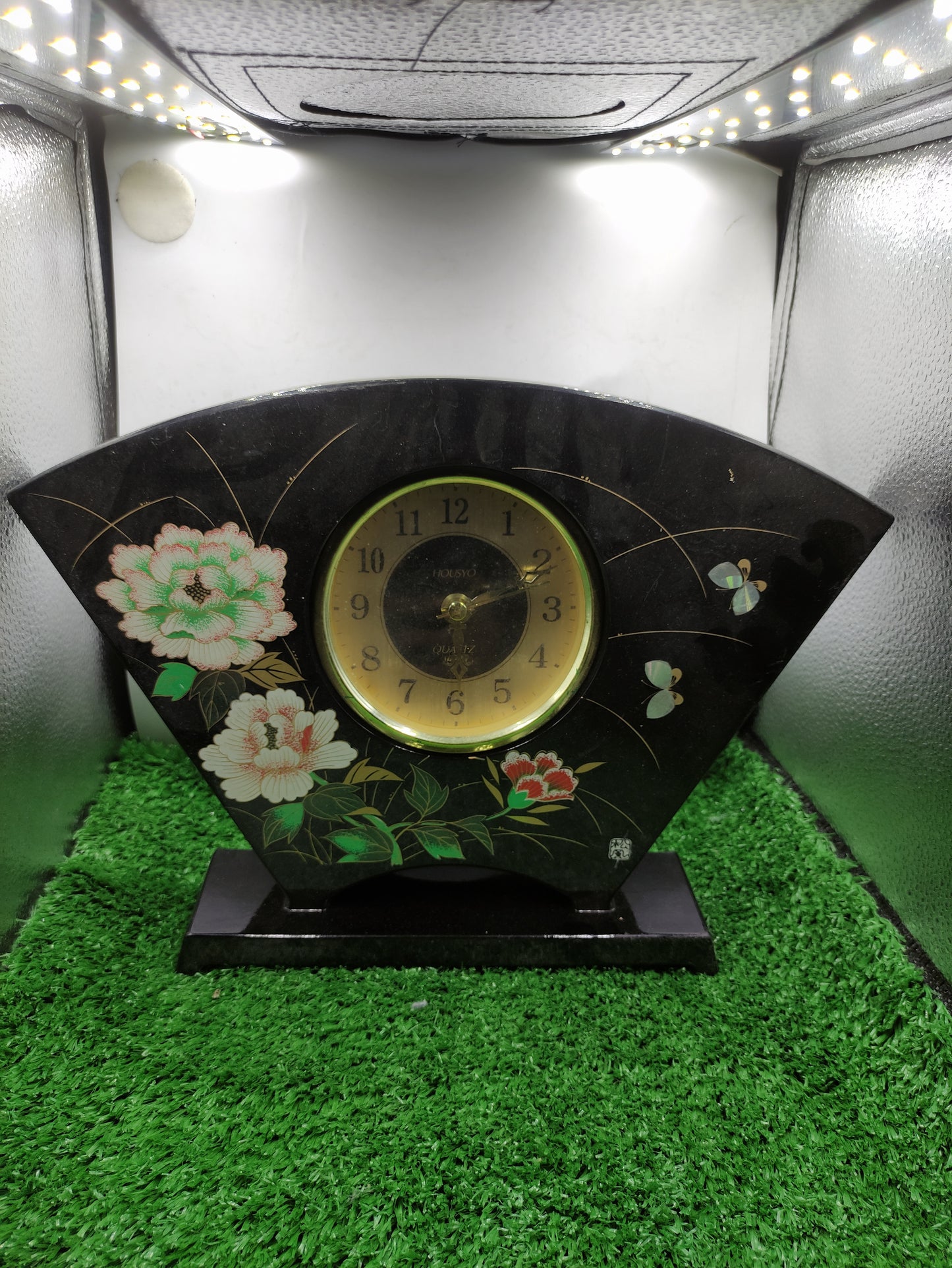 VINTAGE MID CENTURY MANTLE CLOCK