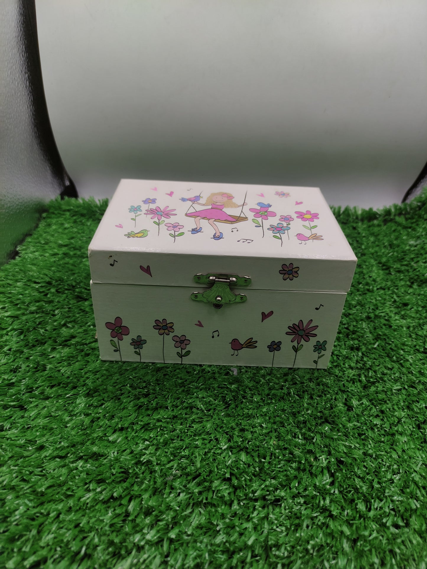 JEWELKEEPER GIRLS MUSICAL JEWERLY STORAGE BOX