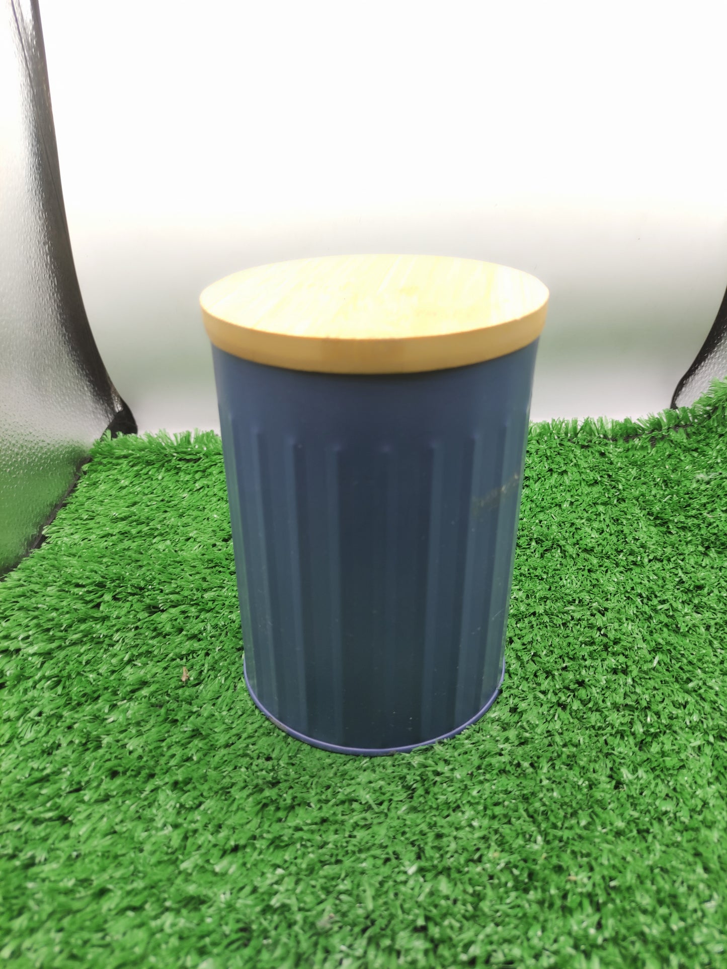 BLUE METAL TIN WITH A BAMBOO LID