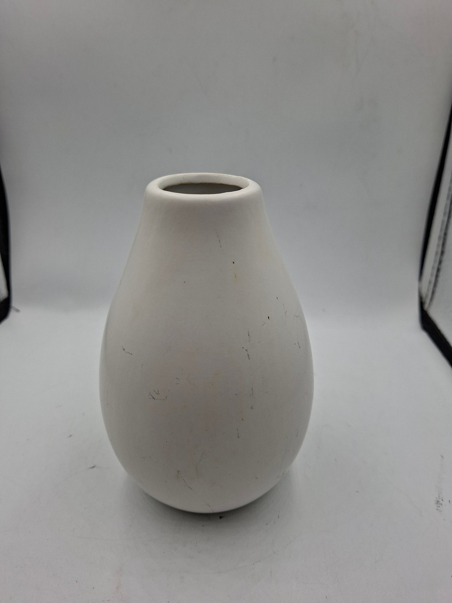 Vase (Without flowers)