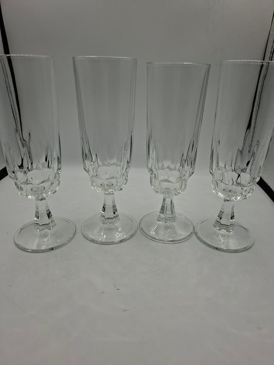 4 crystal glasses